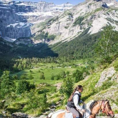 randonnee equestre la montagne / randonnée dans les pyrénées occitanie